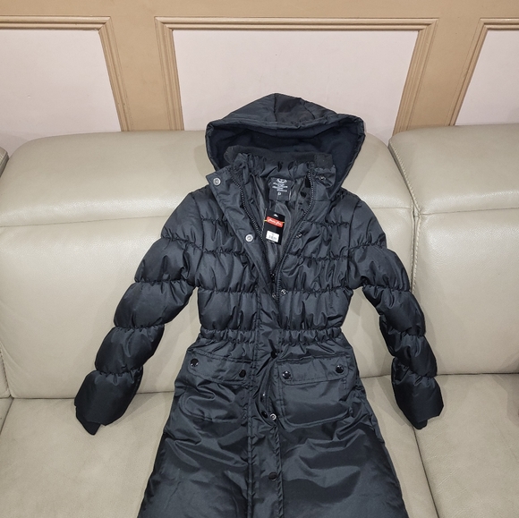 Girls winter coat. Size 6. Color Black ⚫️.  Company Arctic Pole. For 6 year girl - Picture 3 of 8